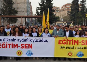 Soruşturma protesto edildi: Eğitim Sen biat etmez