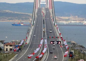 1915 Çanakkale Köprüsü için 'Hata Payı Yüzde 91' Dedi: Hazine'nin Kasasından Çıkan Parayı Paylaştı