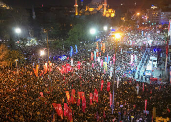 337 isimden "demokrasi ittifakı" çağrısı