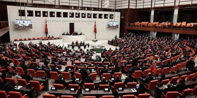 9 Milletvekili Hakkındaki 13 Dokunulmazlık Dosyası Meclis'te