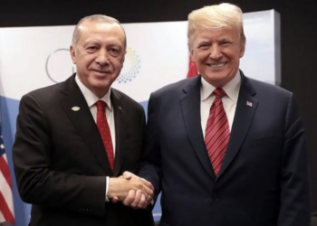 ABD basını: “Trump, Erdoğan’la görüşmesinden sonra Türkiye’ye yaptırımları kaldırıp F-35 programına geri almayı değerlendiriyor”