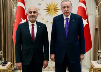 AKP İl Başkanı’nın memur olan eşi müdür yardımcısı olarak atandı: Depremzede vatandaştan ‘şaibeli rapor’ iddiası