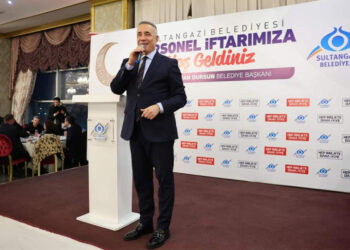 AKP’li belediye, ilçedeki vatandaşlar sosyal yardımlarla geçinirken Balkanlar’da iftar verecek