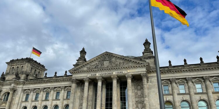 ALMANYA | Hristiyan Demokratlar ve Sosyal Demokratlar koalisyon için prensipte anlaştı