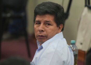 Açlık grevine başlayan Eski Peru cumhurbaşkanı hastaneye kaldırıldı