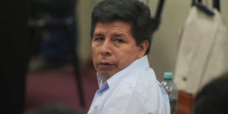 Açlık grevine başlayan Eski Peru cumhurbaşkanı hastaneye kaldırıldı