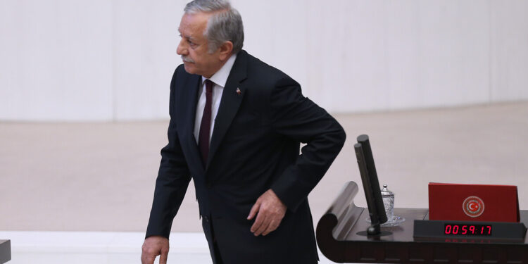 Adan: Bahçeli, süreç hakkında gündemi belirlemeye devam ediyor