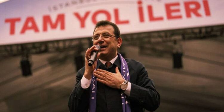 Akit yazarından İmamoğlu'na: Cem Uzan'ın 2025 versiyonu
