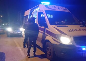 Akrabalar Arasında Bıçaklı Kavga: 2 Yaralı