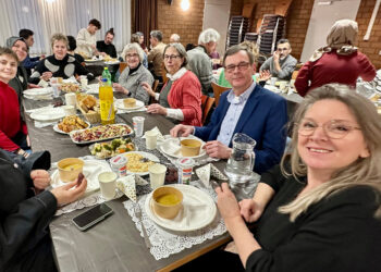 Amstelveen’deki iftar coşkusuna Hollandalılar da ortak oldu