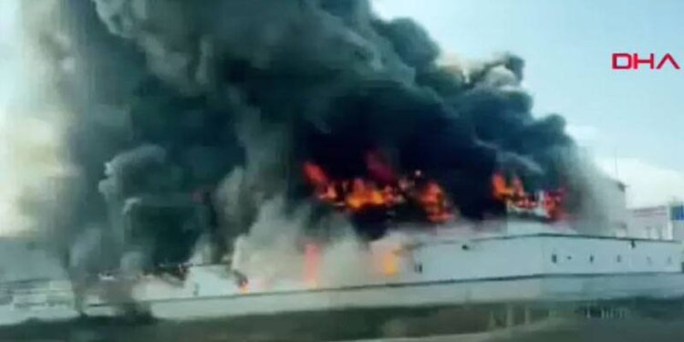 Ankara'da yatak fabrikasında yangın