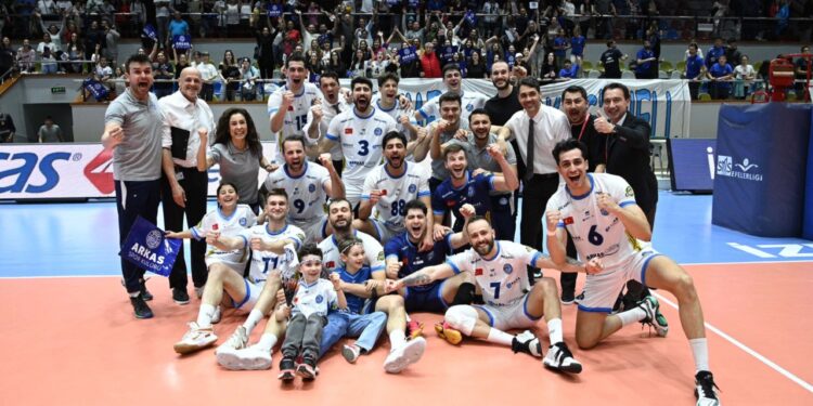 Arkas Fenerbahçe'yi Geçti, Adını Son Dörde Yazdırdı