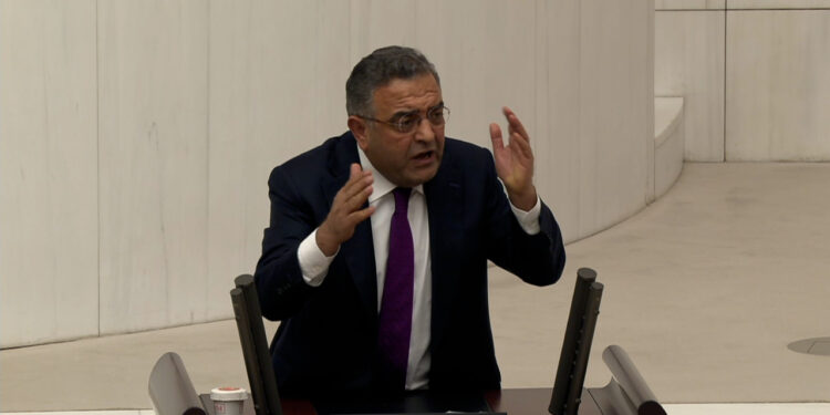 Bahçeli’den CHP’li Sezgin Tanrıkulu’na telefon