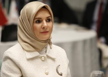 Bakan Göktaş'tan 'Koruyucu Anne Baba Olun' Çağrısı