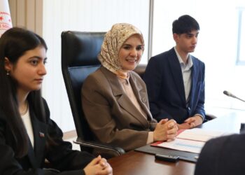 Bakan Göktaş'tan Şehit Çocuklarına Ziyaret