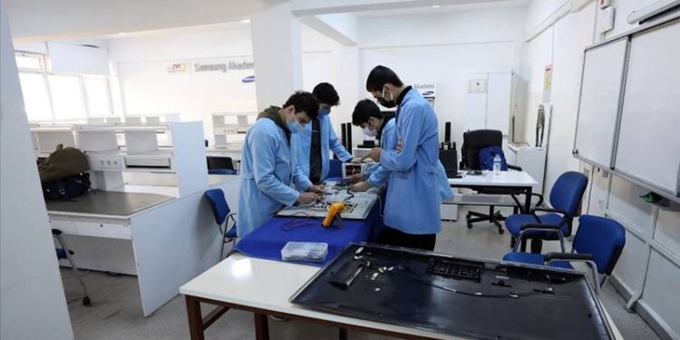 Bakan Tekin'den tartışmaların odağındaki MESEM'lerle ilgili çarpıcı açıklama: Sürdürülebilir kalkınmada hayati konumda!