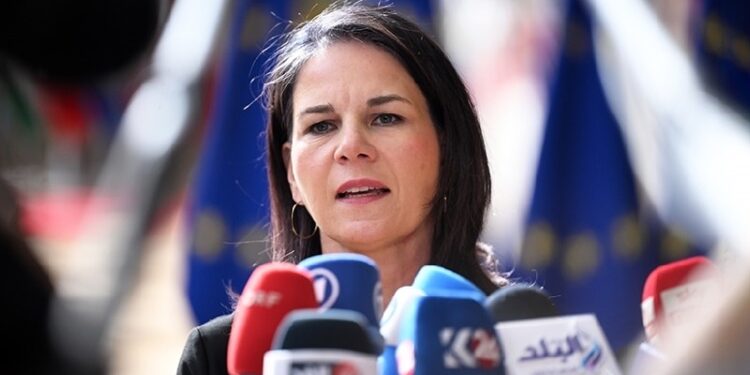 Barışa giden yol güç ve birlikten gider