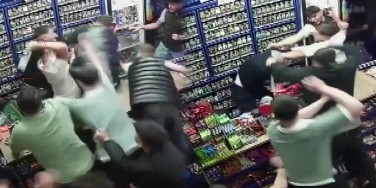 Bayram Kana Bulandı! Tekel Bayiide Dehşet: Öldüresiye Darbettiler