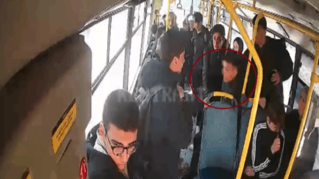 Bıçaklanan Öğrencinin İmdadına Halk Otobüsü Şoförü Koştu: Zamanla Yarıştı