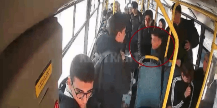 Bıçaklanan Öğrencinin İmdadına Halk Otobüsü Şoförü Koştu: Zamanla Yarıştı