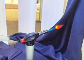 Bu kumaş 3 bin santigrat dereceye kadar dayanıyor