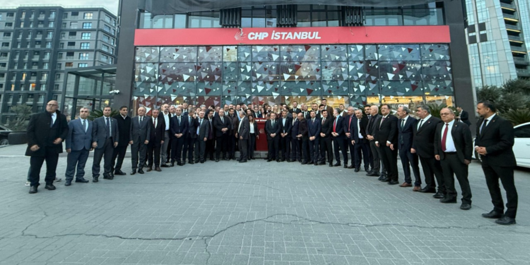 CHP 81 İl Başkanı'ndan Özgür Özel'e Destek