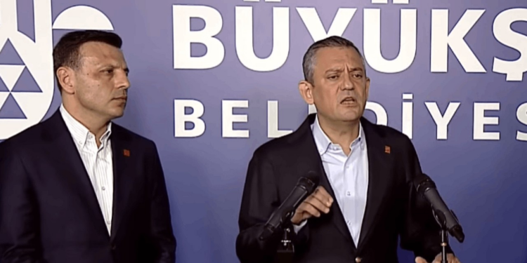 CHP Lideri Özel Saraçhane'de Konuşuyor