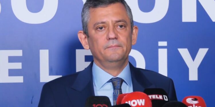 CHP Lideri Özgür Özel: Bu Gece Hiçbir Kanunsuz Yasağa Uymayacağız