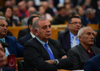 CHP'den istifa eden Gürsel Tekin, yeni parti kuruyor