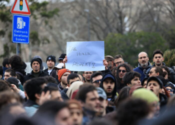 Çağrı büyük ilgi gördü, binlerce kişi Saraçhane'de!