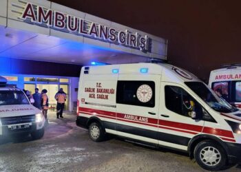 Camide doğal gazdan zehirlenen 48 kişi hastaneye kaldırıldı