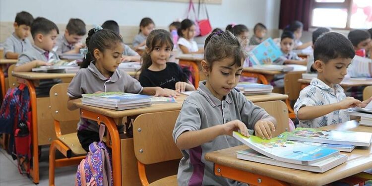 Çocuğunu okula göndermeyen veliye ceza!