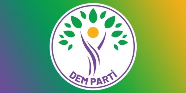 DEM Parti MYK: Hukuk dışılık sürecin ruhuna zarar veriyor, mücadeleyi yükselteceğiz