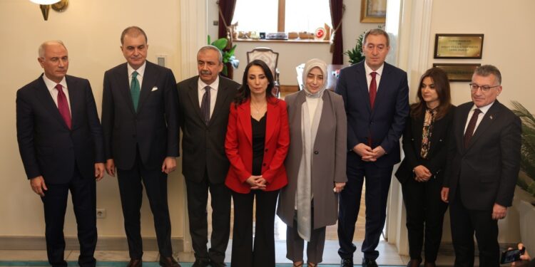DEM Parti ile AKP görüşmesi 1 saat 50 dakika sürdü