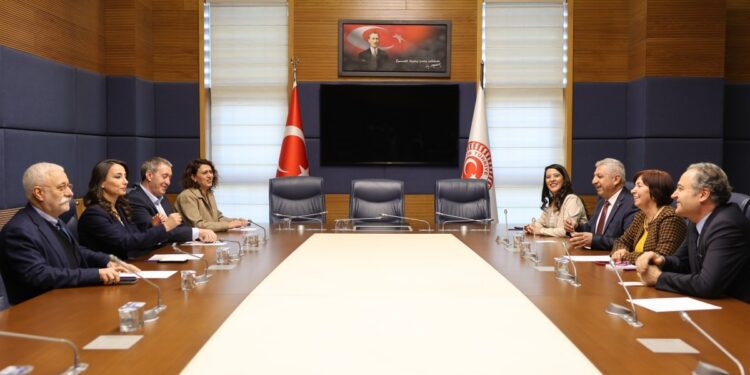 DEM Parti ve EMEP görüşmesi başladı