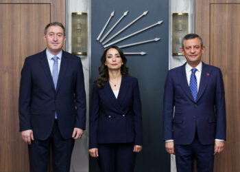 DEM heyetinin ikinci durağı CHP: “Süreç yasal zemine taşınmalı”