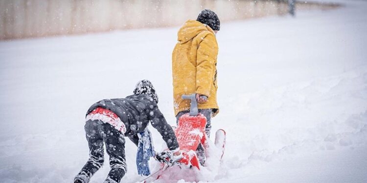 Eğitime Kar Engeli! Valilikler Peş Peşe Duyurdu! İşte Tatil Olan İl ve İlçeler...