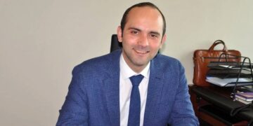 Ekrem İmamoğlu ile ne yazık ki dört duvar arasında bayramlaştık, tüm haksızlıklara ve zulümlere inat içimiz çok rahat