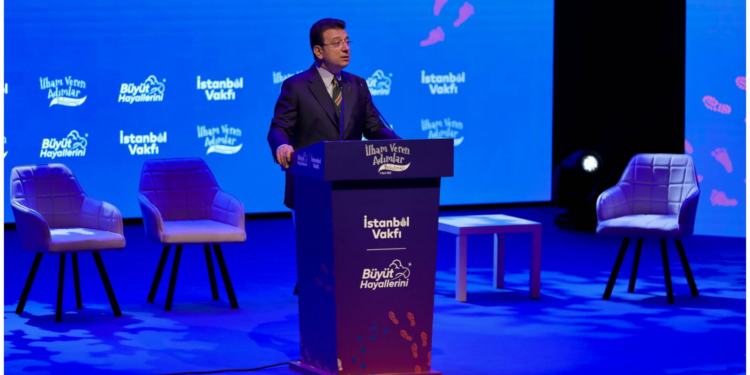 Ekrem İmamoğlu'ndan "cinsiyet eşitliği" mesajı: Kadınların gücü, toplumun gücüdür!