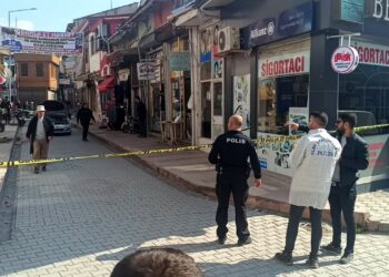 El Şakasına Sinirlendi, Önüne Gelene Pompalı Tüfekle Kurşun Yağdırdı