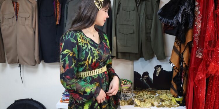 Êlih'te Newroz öncesi yöresel kıyafet telaşı