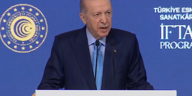 Erdoğan, Merkez Bankası’na destek verdi: “Doğru yönde bir adım attı”