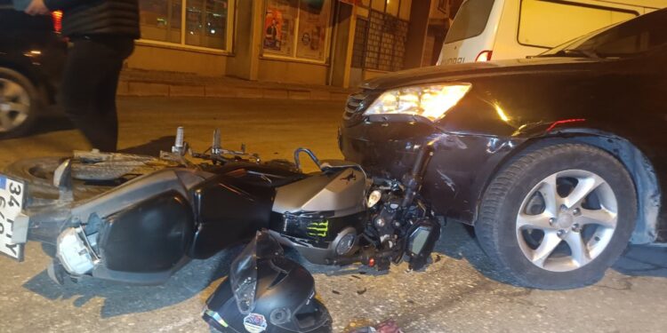Eskişehir'de Kaza: Motosiklet, Otomobilin Altına Girdi