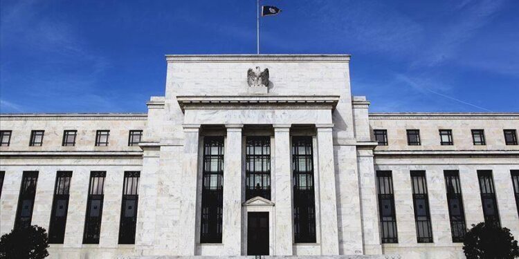Fed Başkanı Powell, tarifelerin enflasyonun düşürülmesindeki ilerlemeyi geciktirebileceğini belirtti