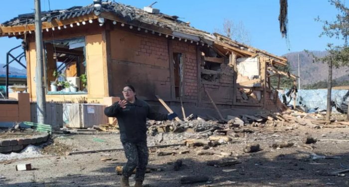 GÜNEY KORE |  Savaş uçağı tatbikat sırasında köyü bombaladı, 15 yaralı