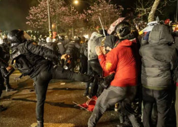 Gözaltındaki gençlerin içlerinde darp izi olmayan hiç kimse yok; çoğunun gözü, kulağı patlamış, vücutları yara bere içinde