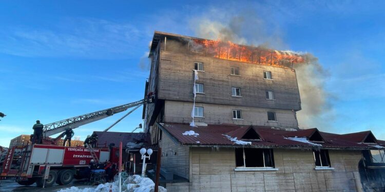 Grand Kartal Otel'in sahibi Ergül'ün eşi ve iki kızı da alındı