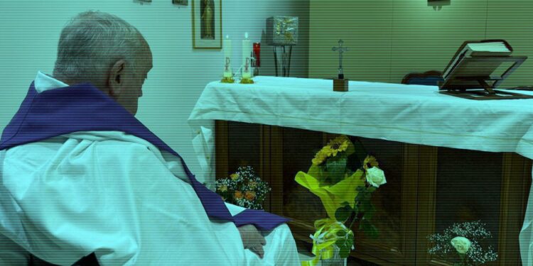 Haftalardır Hastanede Yatan Papa Franciscus'tan İlk Fotoğraf