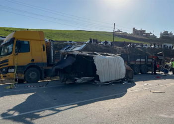 Hatay’da işçi servisi duran TIR’a arkadan çarptı; 6 ölü!