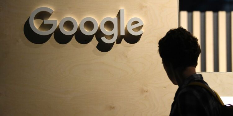 Hesabında Yüzlerce Çocuk Pornografisi Bulundu! O Öğretmeni Google Yakaladı